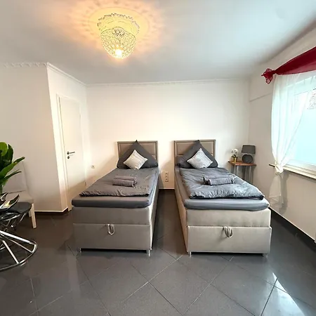 Апартаменты Mira 12